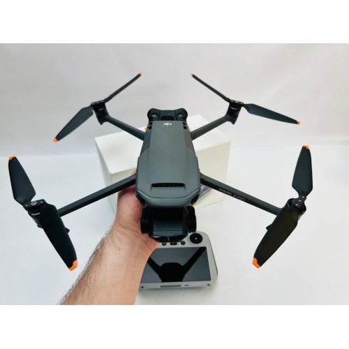 Квадрокоптер DJI Mavic 3 Pro в Перми с пультом DJI RC